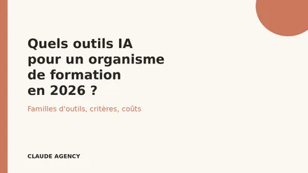 Responsable d'organisme de formation comparant plusieurs outils d'intelligence artificielle sur un écran d'ordinateur